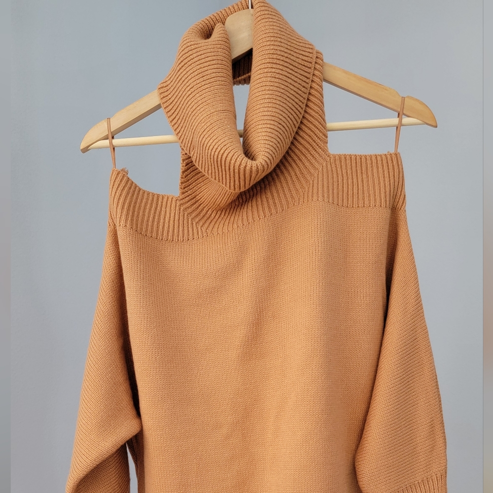 Lush women's open shoulder sweater size M